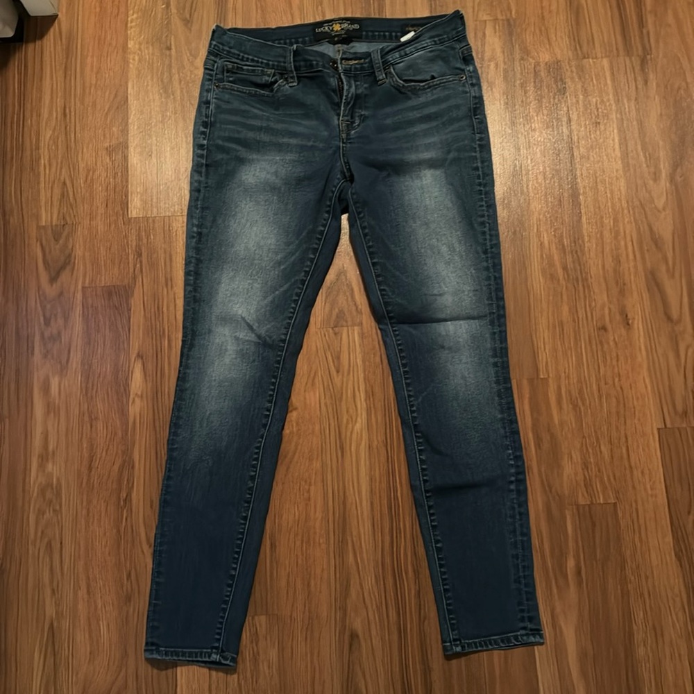 Lucky brand size 6/28 stretch straight leg jeans